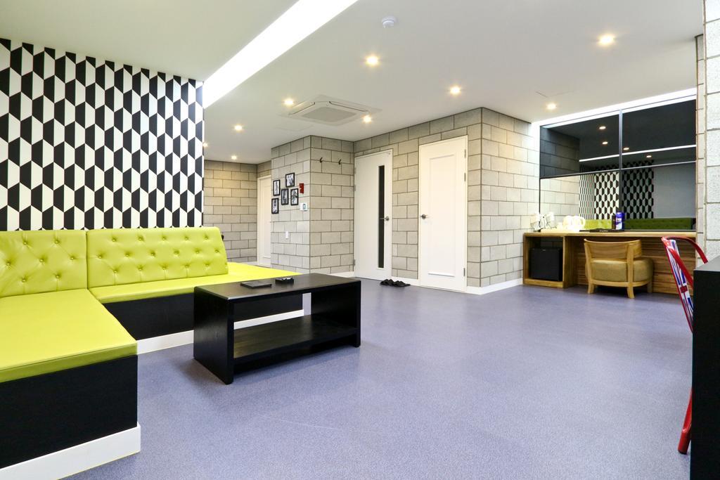 Hotel Home Μπουσάν Δωμάτιο φωτογραφία