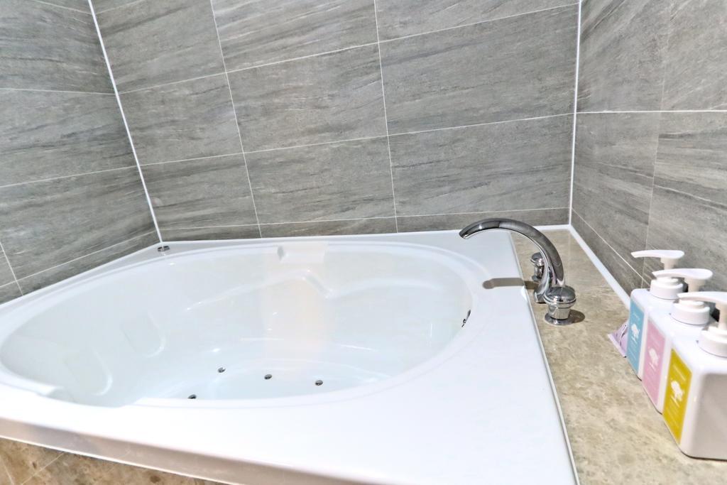 Hotel Home Μπουσάν Δωμάτιο φωτογραφία