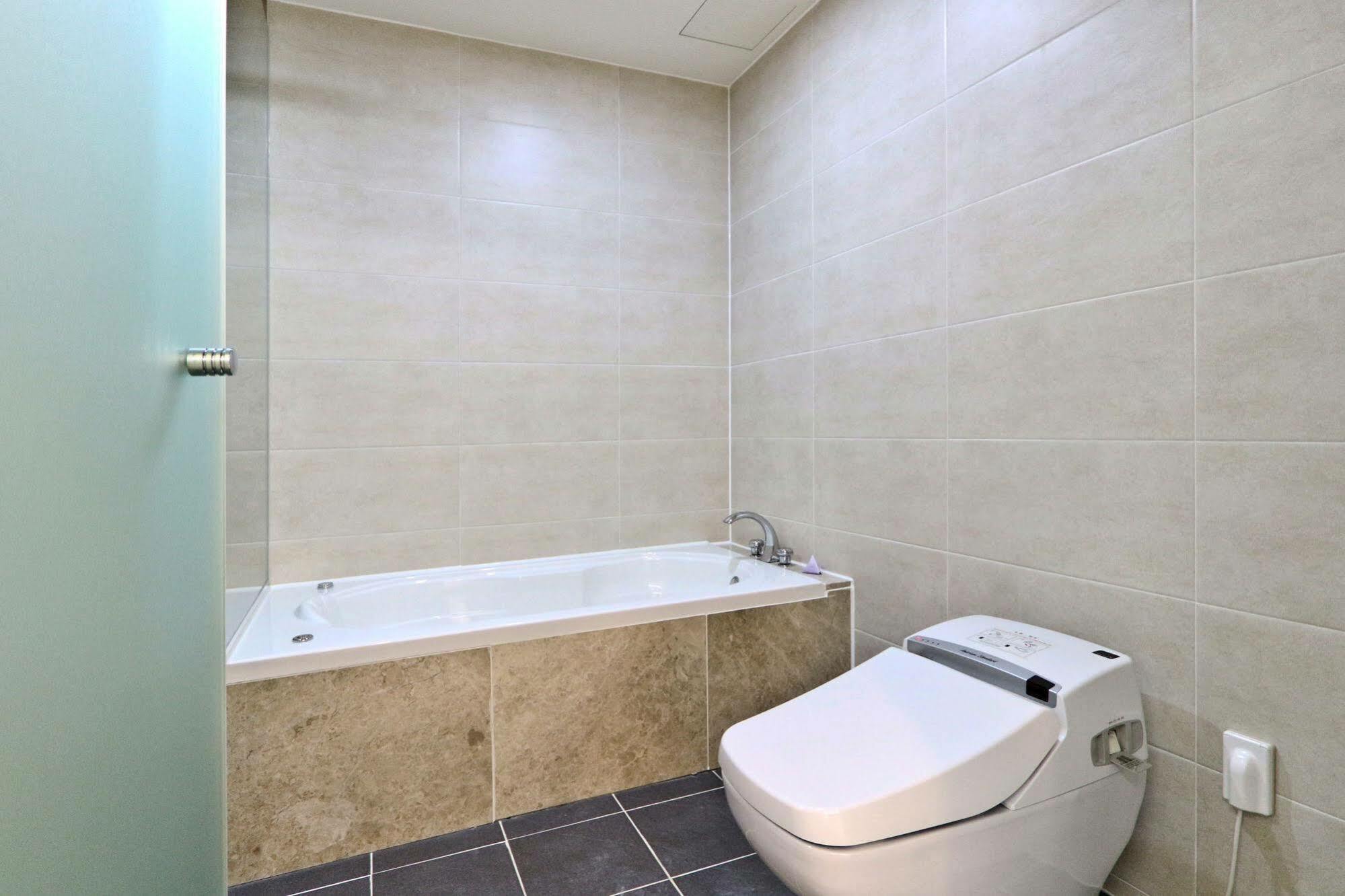 Hotel Home Μπουσάν Εξωτερικό φωτογραφία