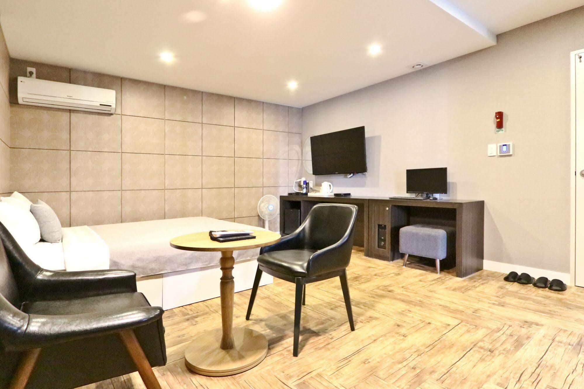Hotel Home Μπουσάν Εξωτερικό φωτογραφία