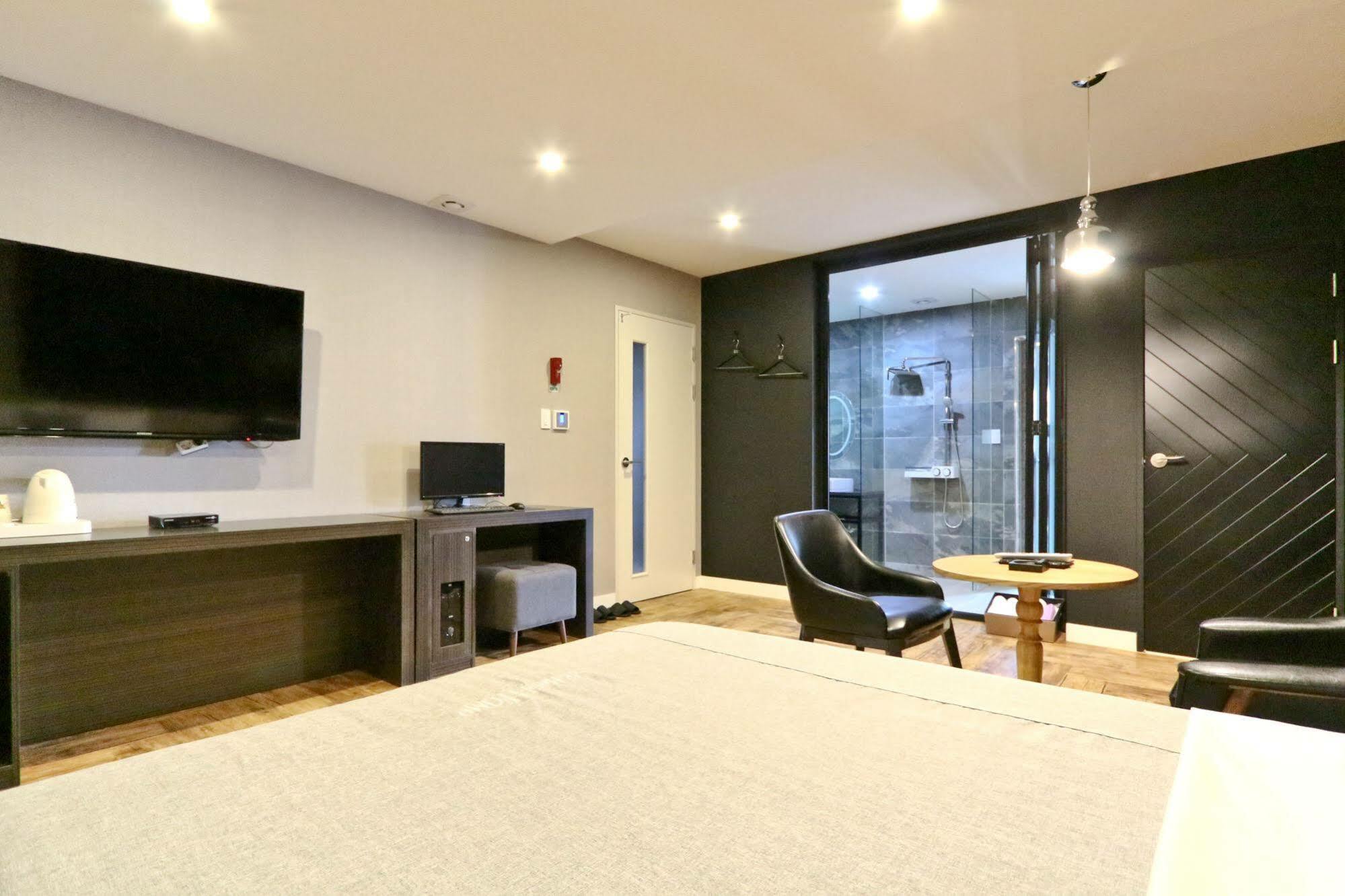Hotel Home Μπουσάν Εξωτερικό φωτογραφία