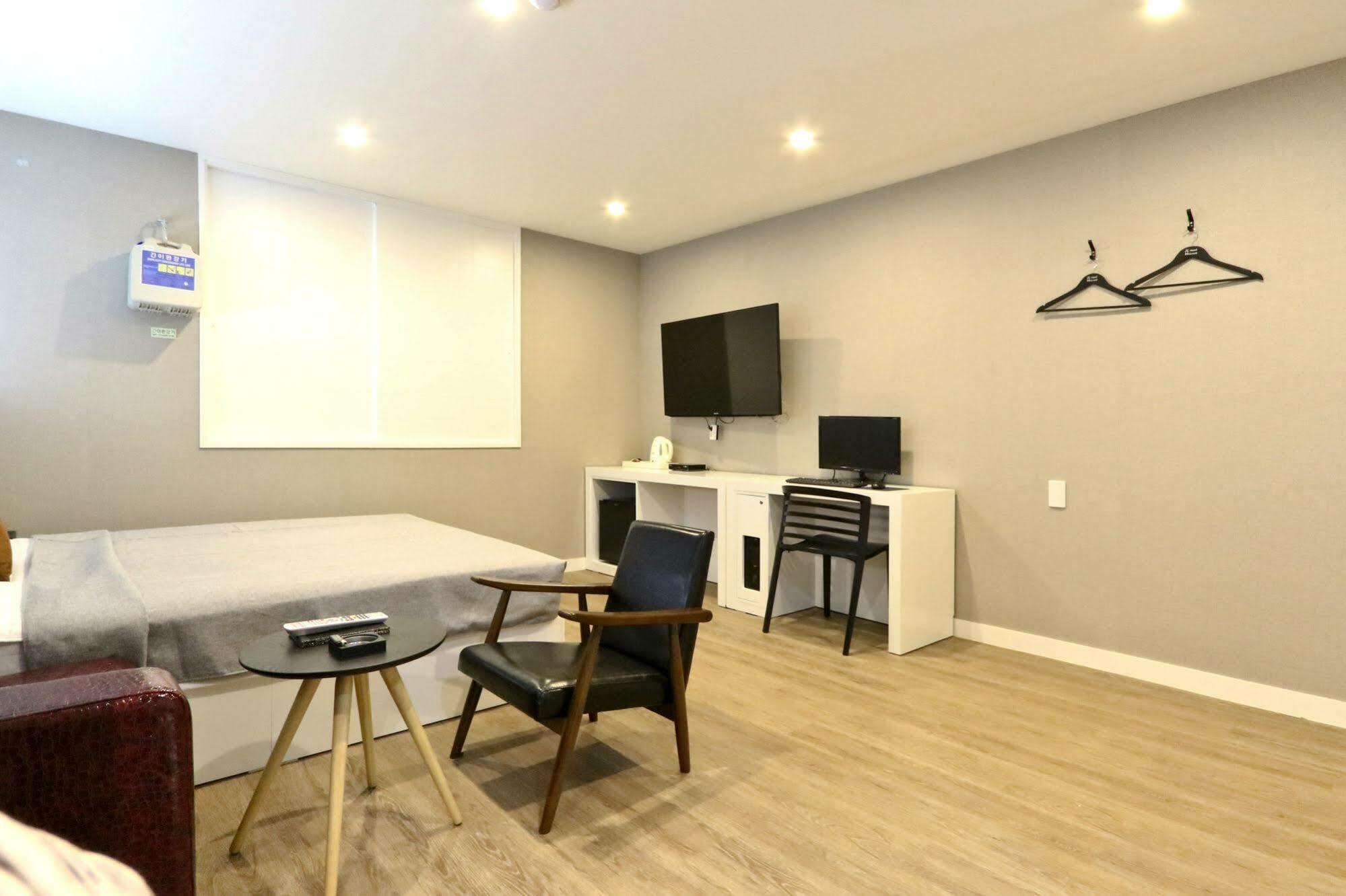 Hotel Home Μπουσάν Εξωτερικό φωτογραφία